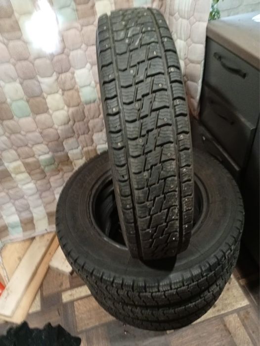 Продам комплект шин