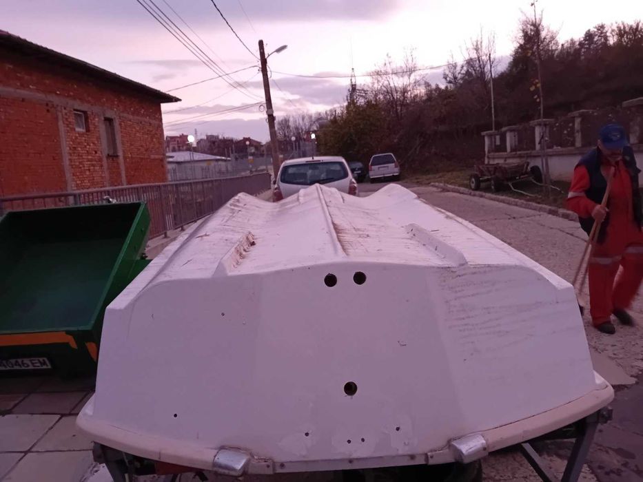 Лодка Тримаран.