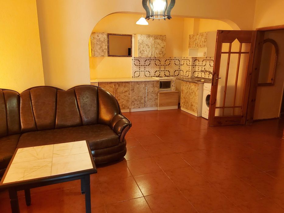 Продава се Тристаен апартамент в Стара Загора, Център - 100 кв.м за 1450 €/кв.м - Снимка #1