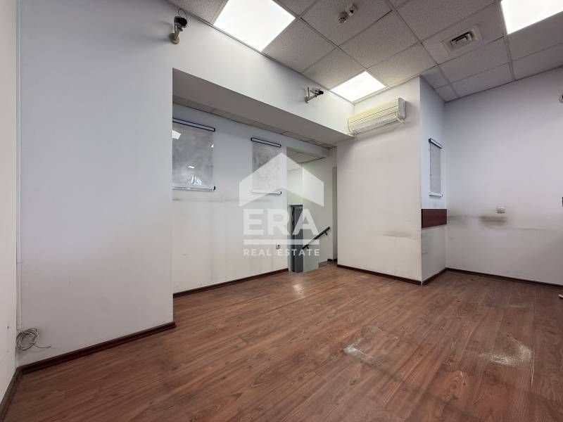 Търговски обект под наем на централна локация в кв. Надежда