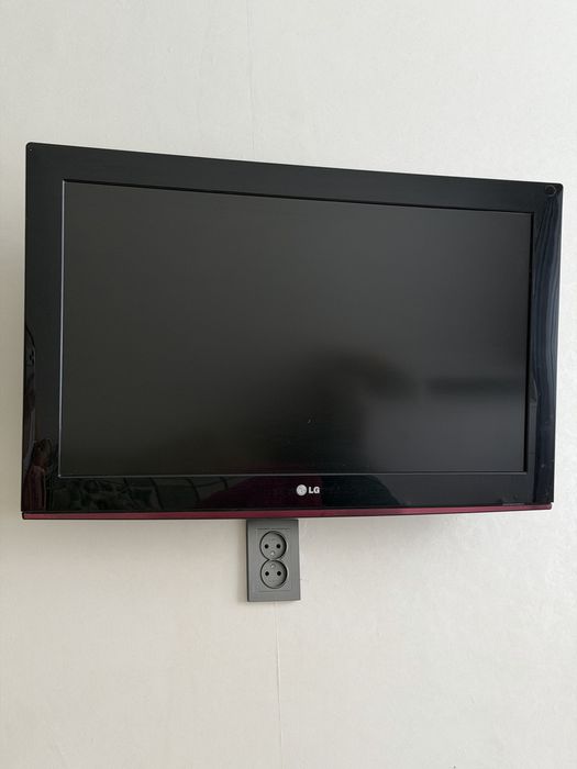 Продам телевизор, мтарый модель