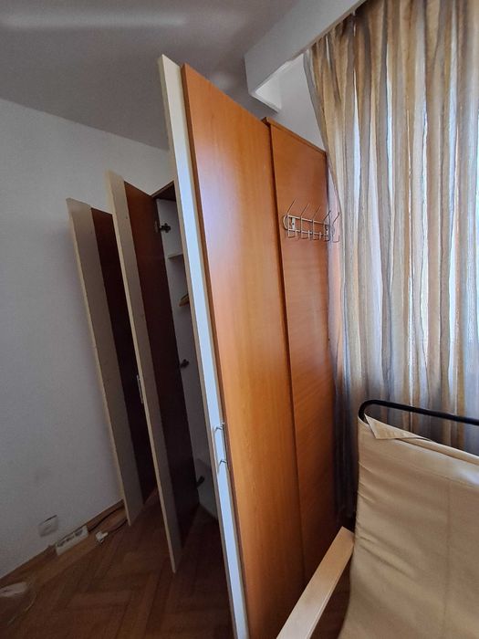 Dulap haine cu 3 usi