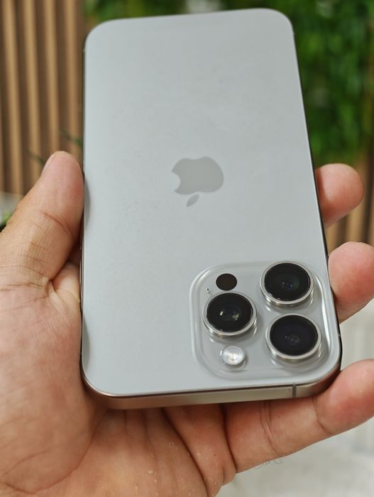 iPhone 16 Pro Max 256 GB 90%