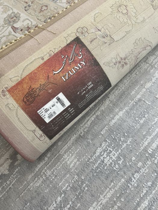 Ковры комод тумба стол стулья