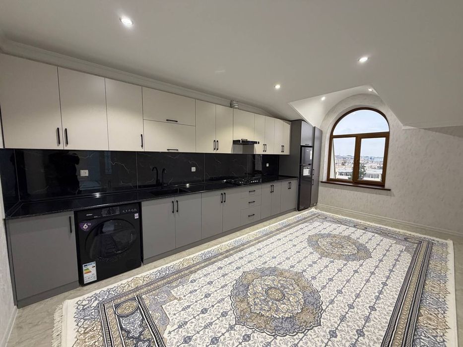 Новостройка Мансарда 136 кв с лифтом