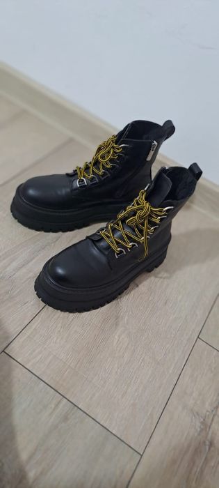 Ghete de dama pull&bear