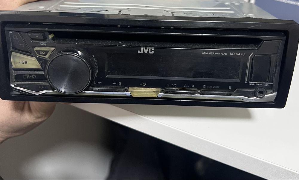 Продам магнитолу jvc