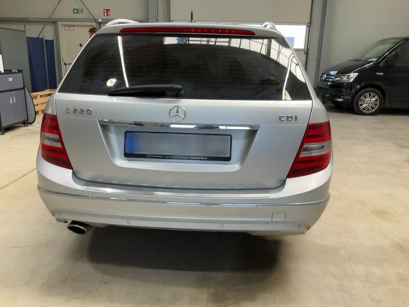Mercedes-Benz C-Klasse C 220 CDI T BlueEfficiency Avantgarde 2011