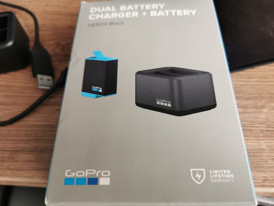 Зарядное устройство GoPro Dual Battery Charger + Battery for HERO12/11