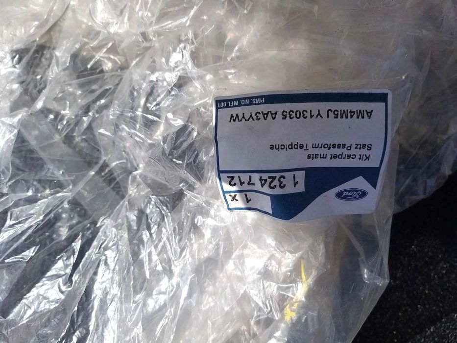 Set covorase mocheta spate ford focus 2 am4m5jy13035aa3yyw 1324712