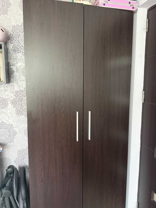 Dulap 2 uși wenge, pentru geci și haine lungi, stare foarte bună