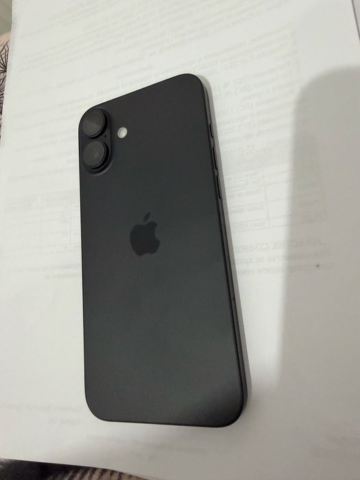 iPhone 16 plus - като нов за Части