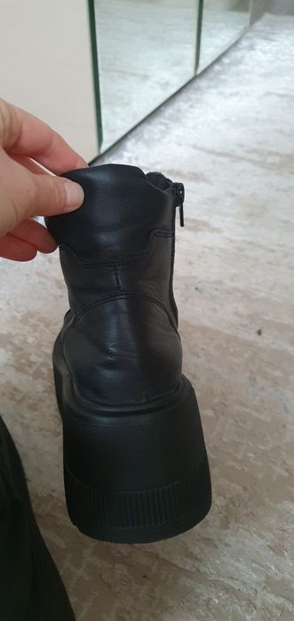 Ghete damă cu platformă