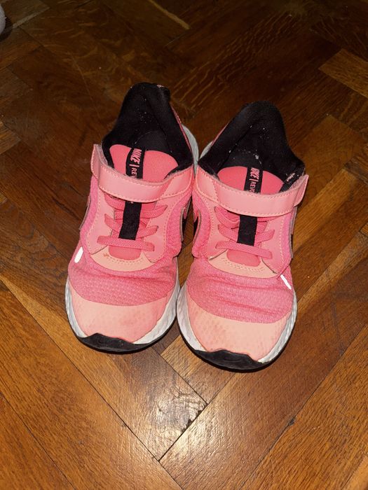 Обувки за деца оригинални на nike