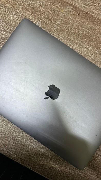 MacBook Air  M1,2020