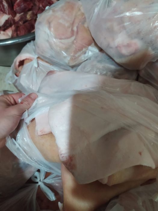 Свиные шкуры солом