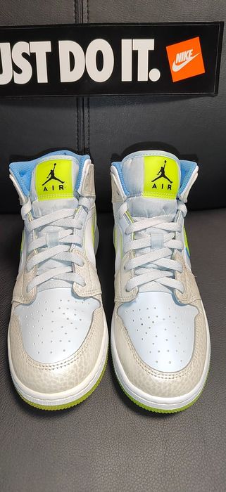 Nike Air Jordan 1 Mid Warped Swoosh, номер 38