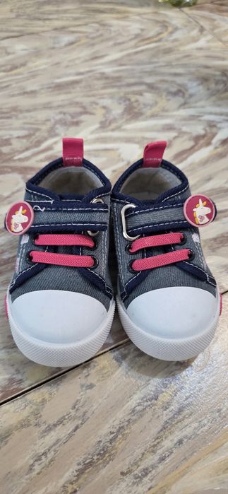 Бебешки обувки размер 19-20