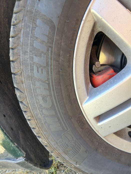 Schimb setul meu complet cu un set de roți pentru Dacia Duster pe 16.