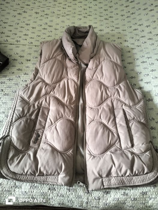 Продаю женские куртки,  безрукавка,