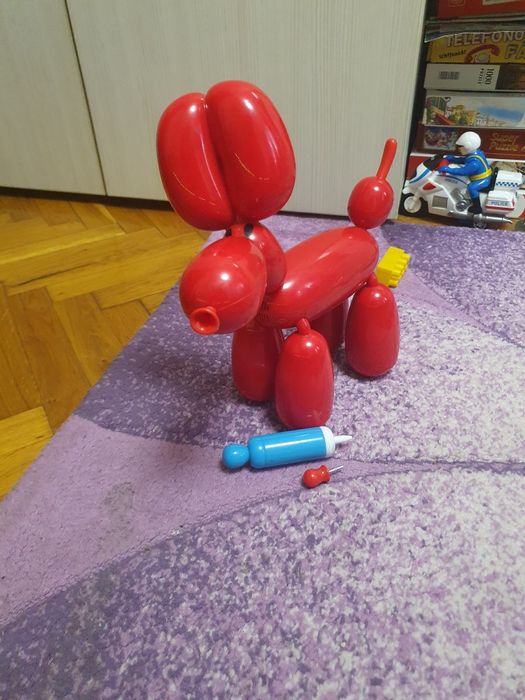Catelul balon Squeakee