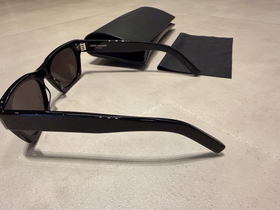 Оригинални слънчеви очила Saint Laurent SL 402 001 – Черни | Перфектно състояние