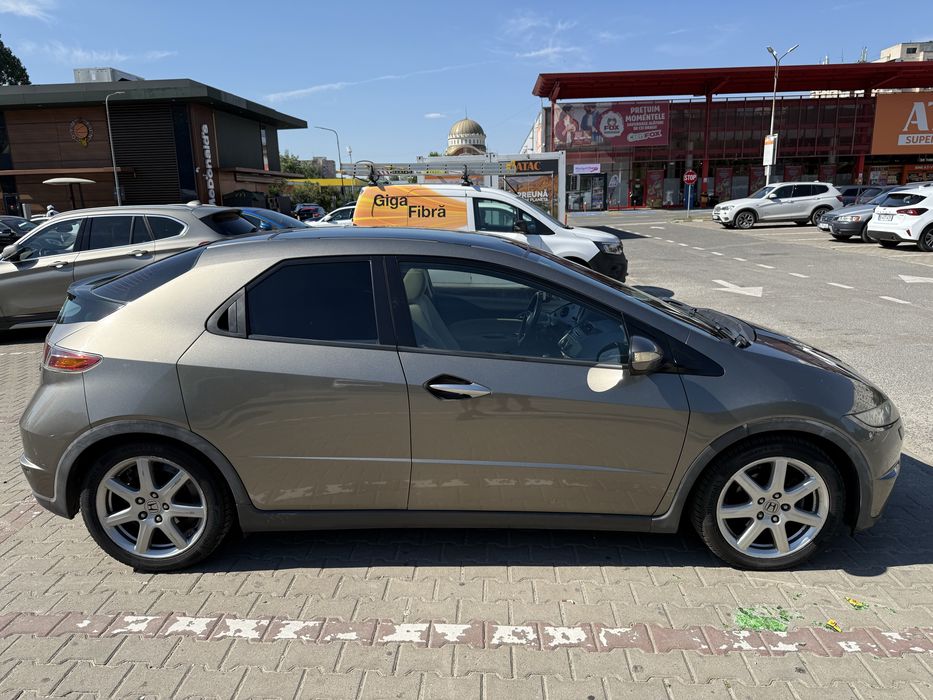 Honda Civic VIII 1.8 executive