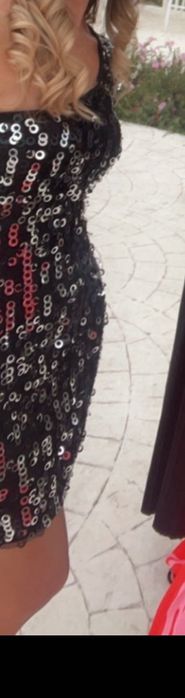 Черна къса рокля с пайети