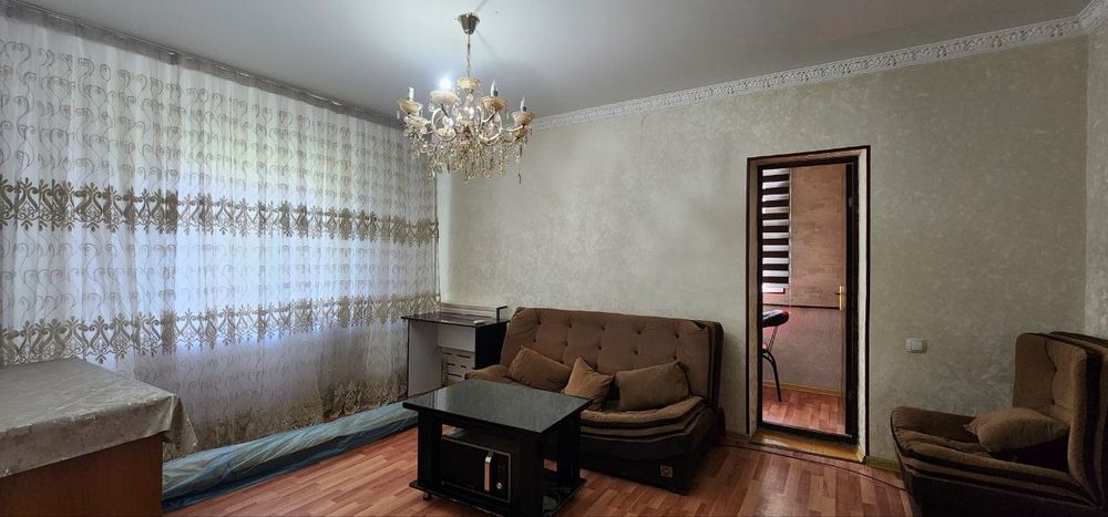 Охунбобоев 600м от Мечет 6.5сотка вдол дароги 6комнатная фасад 33м