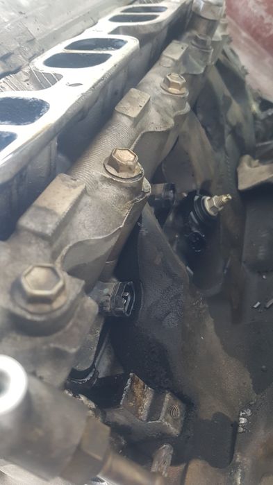 Бензинова помпа високо налягане за тойота авенсис 2.0 бензин 147кс