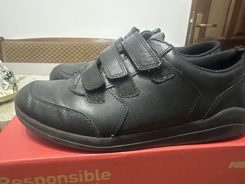 Pantofi scoala marca Clarks - marimea 47 wide