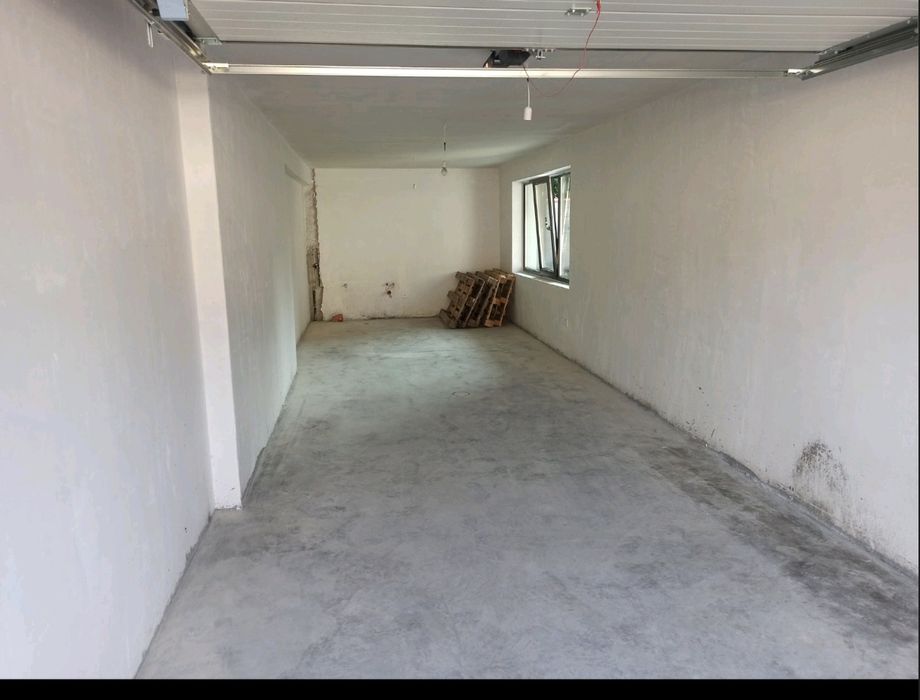 Дава се под наем Гараж / Паркомясто в Варна, Аспарухово - 40 кв.м за 153 € - Снимка #1