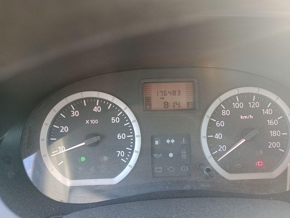 Dacia Logan Laureat 2006  1,6 MPI  2000€ Negociabil