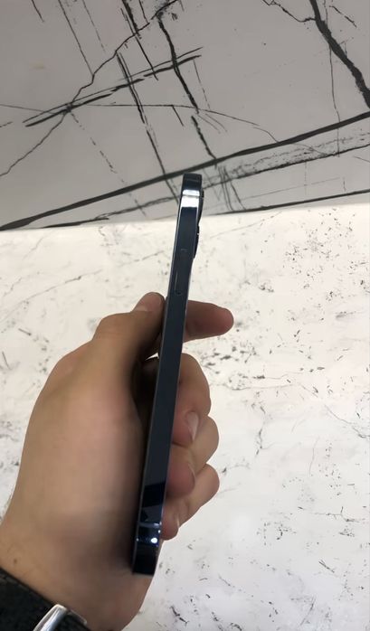 Продается Айфон 12про