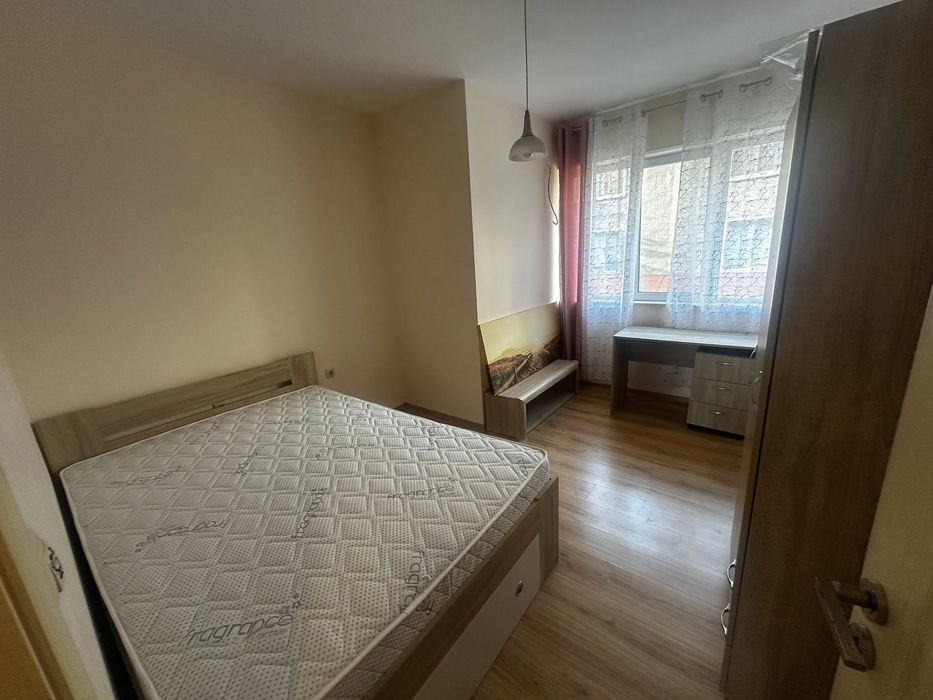 Дава се под наем Тристаен апартамент в Варна, Левски - 90 кв.м за 767 € - Снимка #4