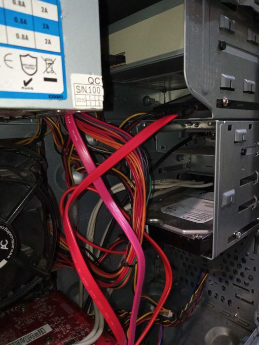 Преиннсталиране и поправка на настолни компютри