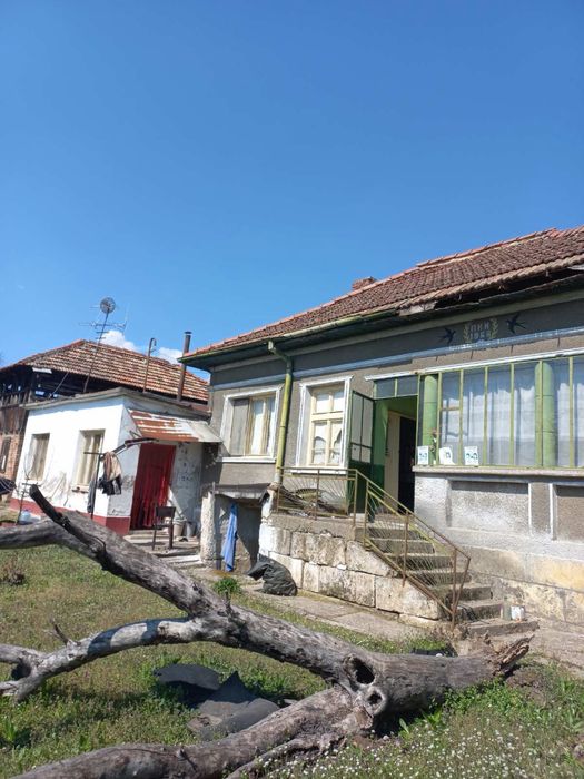 Продава къща в с.Градец община Видин