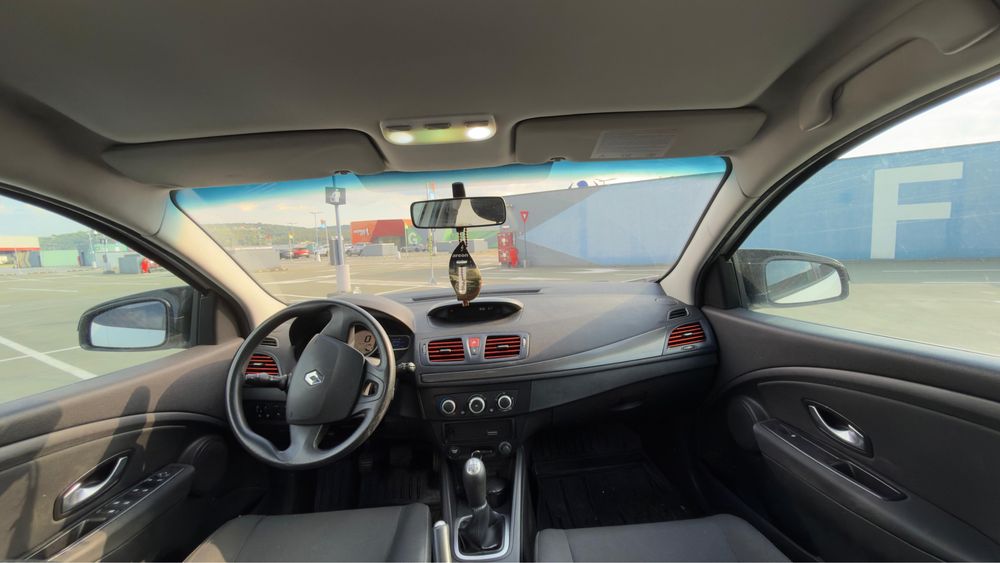 RENAULT Megane