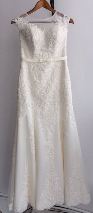 Страхотна сватбена рокля