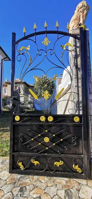 Огради, врати, парапети