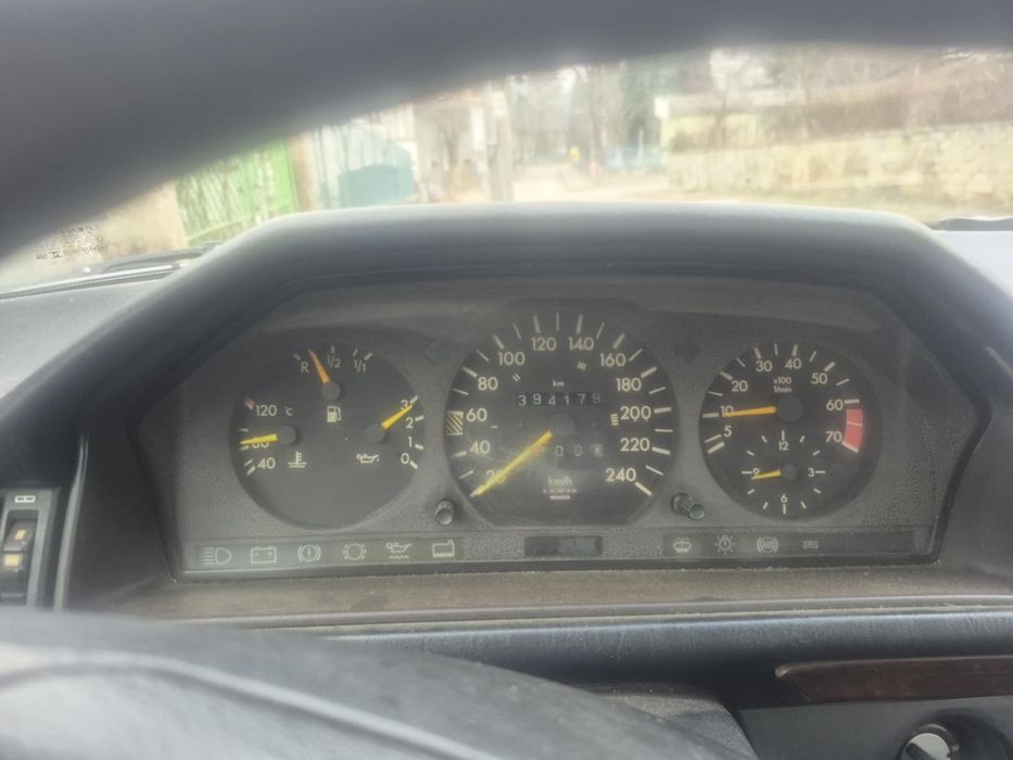 Мерцедес Бенц 124