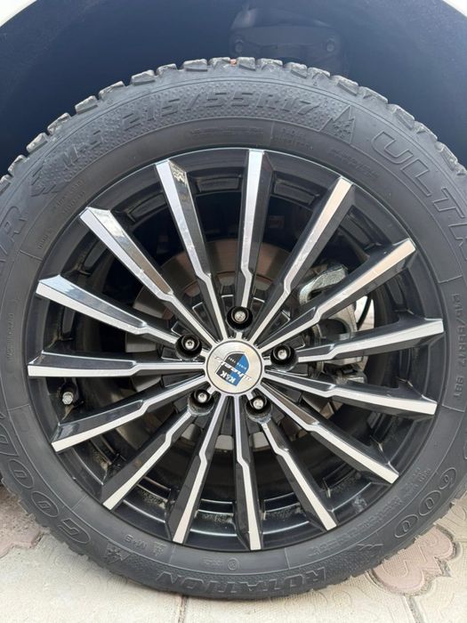 Продам комплект дисков с резиной R17