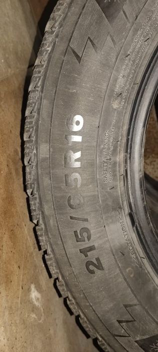 Продам  зимние резины шипами