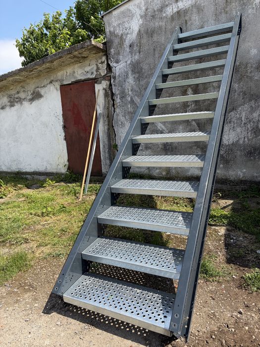 Scari metalice zincate