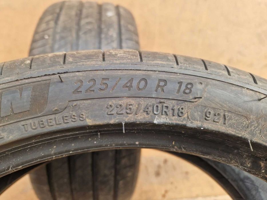2 Michelin R18 225/40 Летни гуми  DOT2225