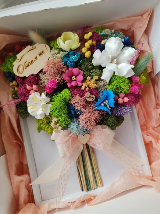 Букет в рамка от скандинавски мъх