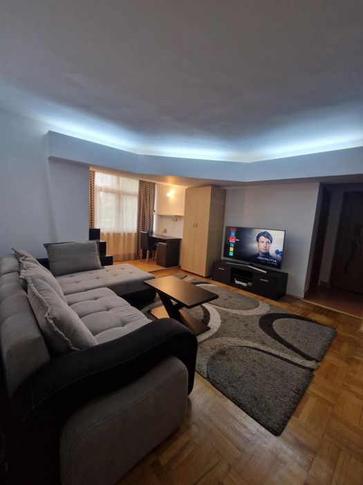 Apartament 2 camere semidecomandat la cheie