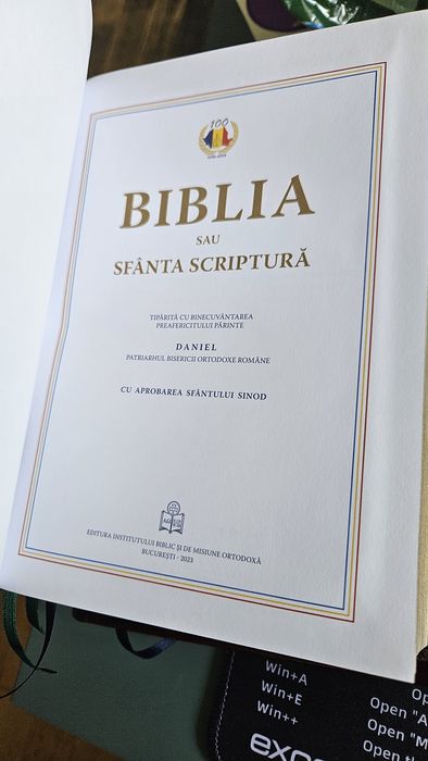 Biblia sau Sfânta Scriptură legata in piele