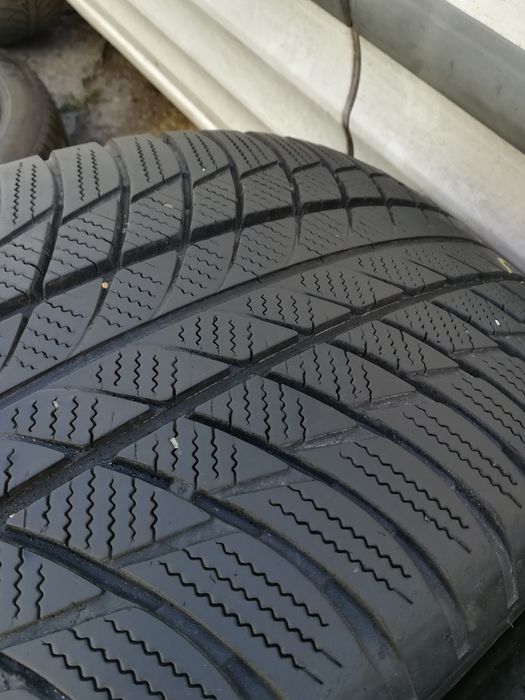 Bridgestone LM001. 4бр.245/50/19 ДОТ4817 RSC