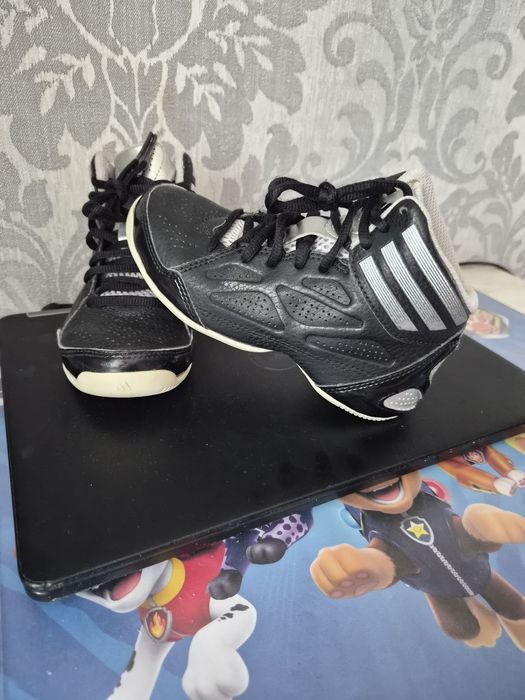 Маратонки Adidas